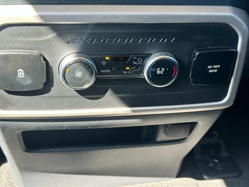 Used 2024 Ford Expedition XLT image 12