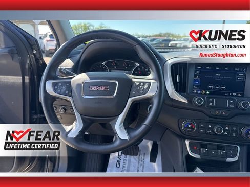Used 2024 GMC Terrain SLT AWD/4WD image 43