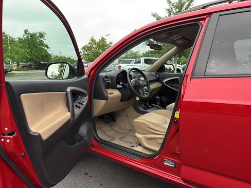 Used 2012 Toyota RAV4 4WD w/ Value Pkg image 2