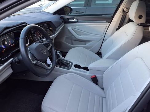 Used 2023 Volkswagen Jetta SE w/ Panoramic Sunroof Package FWD image 14