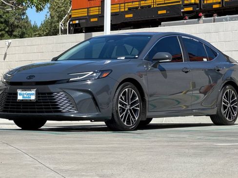 Used 2025 Toyota Camry XLE FWD image 10