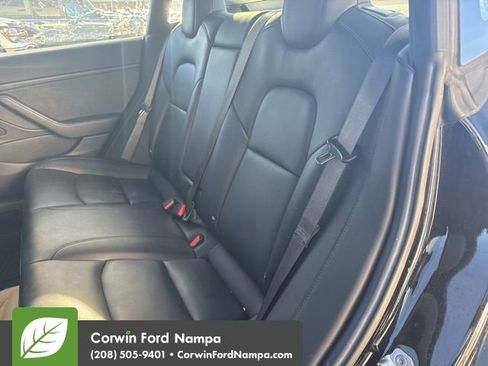 Used 2018 Tesla Model 3 Long Range image 9