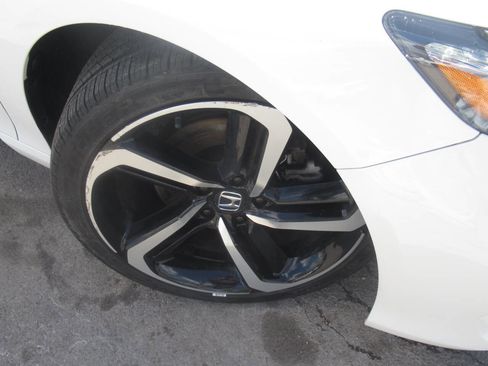 Used 2020 Honda Accord Sport image 4