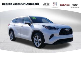 Used 2021 Toyota Highlander L video 1