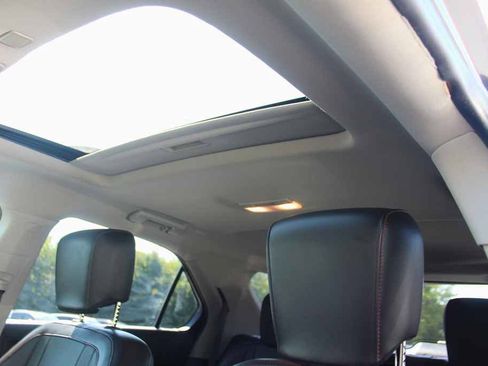 Used 2017 Chevrolet Equinox Premier w/ Enhanced Convenience Package AWD/4WD image 21