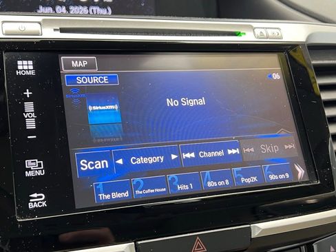 Used 2016 Honda Accord Touring image 14