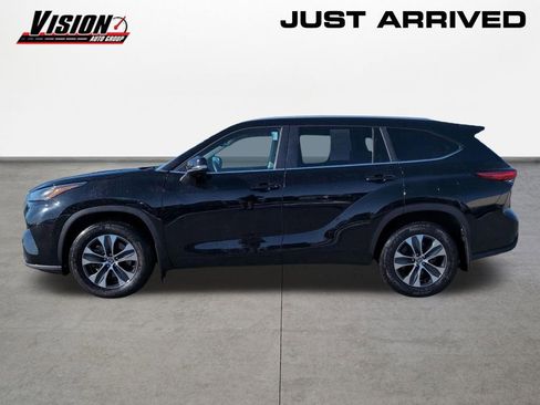 Used 2023 Toyota Highlander XLE image 8