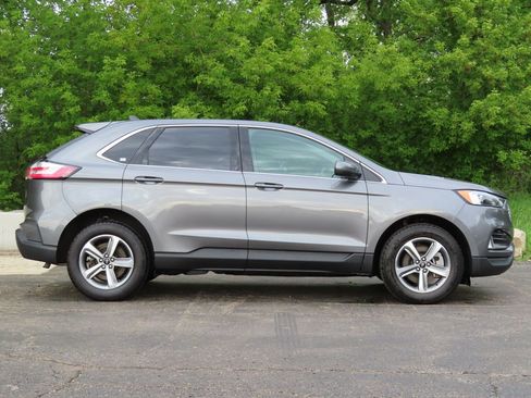 Used 2023 Ford Edge SEL w/ Convenience Package AWD/4WD image 2