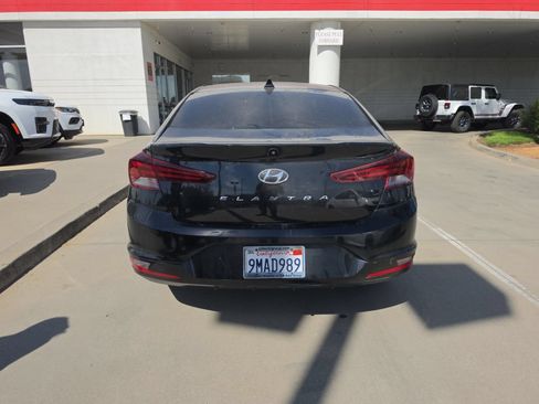 Used 2019 Hyundai Elantra SEL FWD image 5