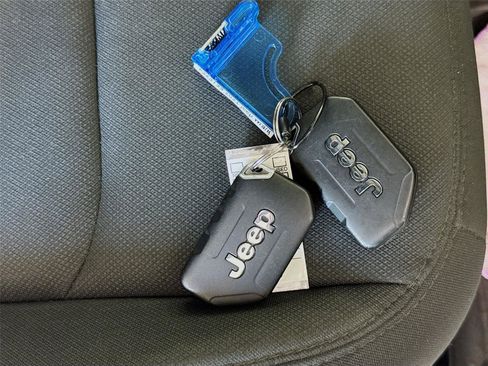 Used 2021 Jeep Wrangler Unlimited Sport image 21