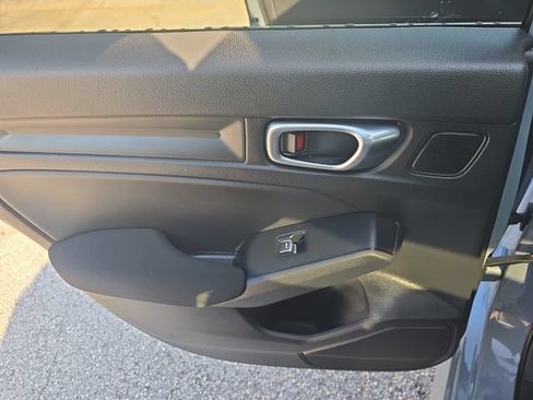 Used 2023 Honda Civic Sport image 13