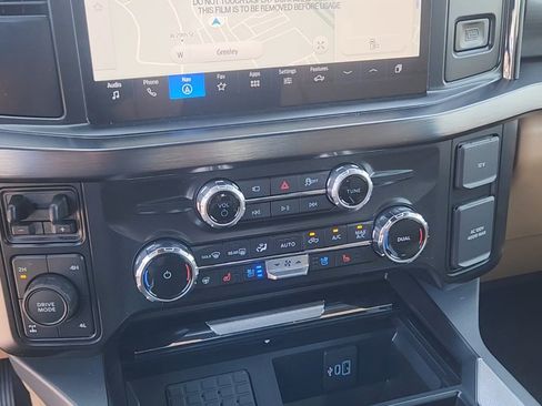 New 2025 Ford F350 Lariat w/ Black Appearance Package image 18