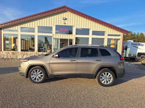 Used 2016 Jeep Cherokee Limited image 1