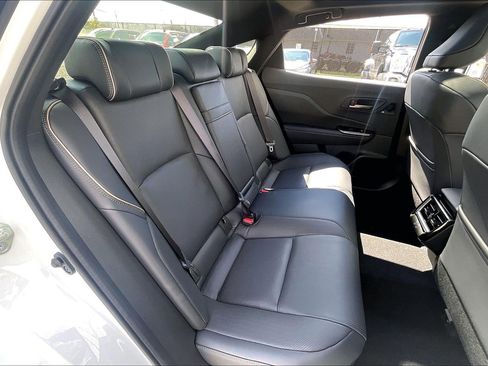 Used 2026 Toyota Crown Platinum image 32