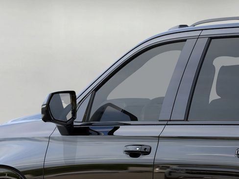 New 2026 Chevrolet Suburban Z71 image 12