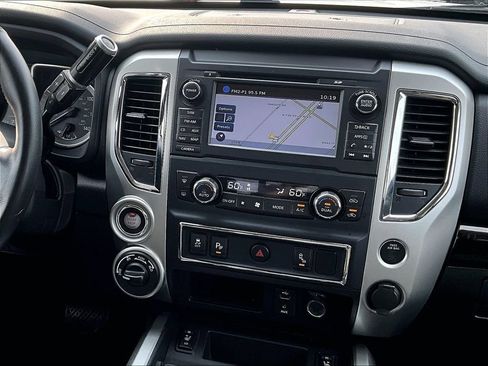 Used 2018 Nissan Titan SV w/ SV Convenience Package AWD/4WD image 7
