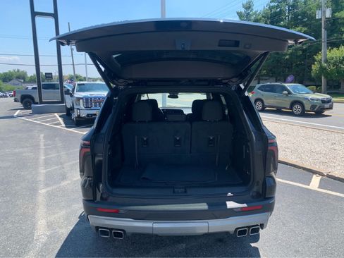 Used 2024 Chevrolet Traverse LT AWD/4WD image 5