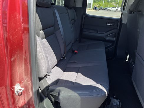 Used 2023 Nissan Frontier SV AWD/4WD image 4