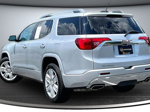 Used 2019 GMC Acadia Denali w/ Technology Package AWD/4WD image 4