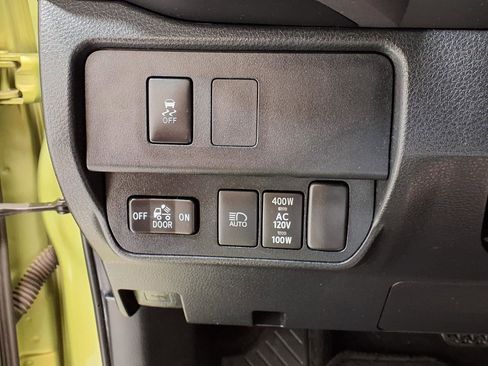 Used 2023 Toyota Tacoma TRD Off-Road image 24