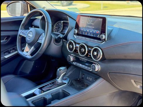 Used 2024 Nissan Sentra SR w/ SR Premium Package image 2