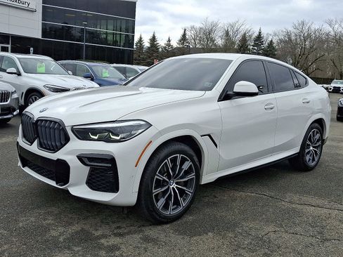 Used 2023 BMW X6 xDrive40i w/ M Sport Package image 3