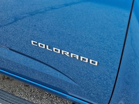 Used 2022 Chevrolet Colorado Z71 AWD/4WD image 9