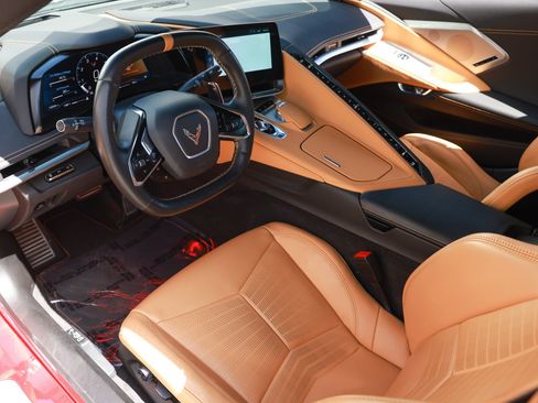 Used 2024 Chevrolet Corvette Stingray Preferred Cpe w/ Z51 Performance Package RWD image 6