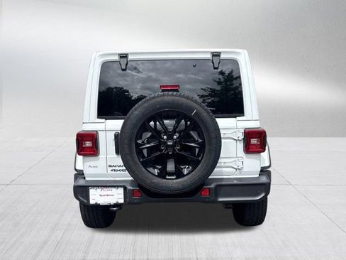 Certified 2025 Jeep Wrangler Unlimited Sahara w/ Safety Group AWD/4WD image 6