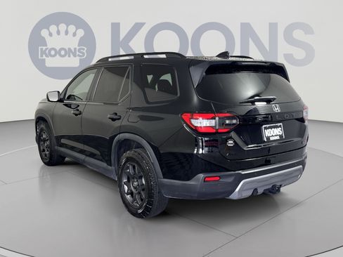 Used 2023 Honda Pilot TrailSport image 4