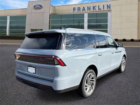 New 2025 Lincoln Navigator L Reserve image 7