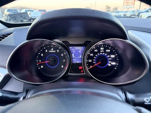 Used 2013 Hyundai Veloster w/ Style Pkg image 29