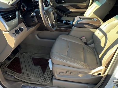 Used 2017 Chevrolet Tahoe LT w/ LT Signature Package image 13