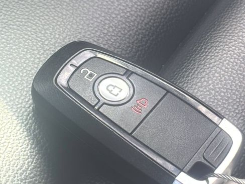 Used 2024 Ford Edge SEL AWD/4WD image 20