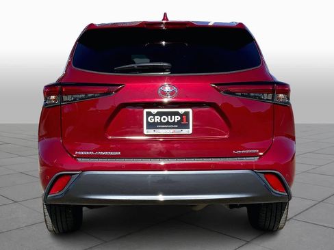 Used 2021 Toyota Highlander Limited image 4