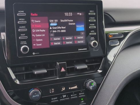 Used 2021 Toyota Camry SE image 16