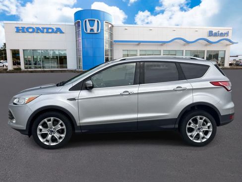 Used 2016 Ford Escape Titanium AWD/4WD image 2
