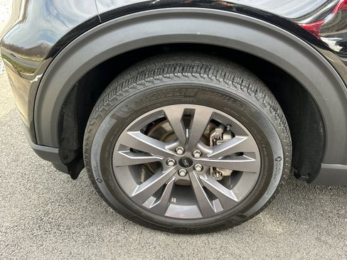 Certified 2023 Ford Explorer XLT w/ Equipment Group 202A AWD/4WD image 5