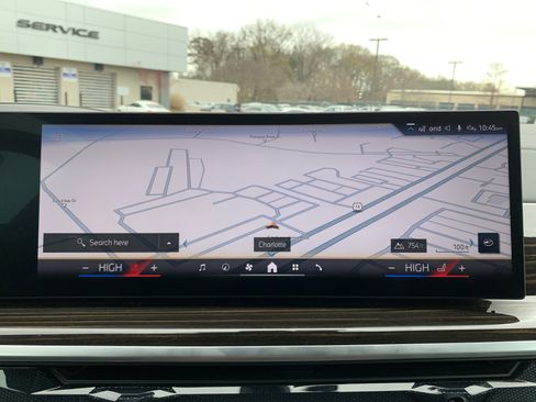 Used 2025 BMW X7 xDrive40i image 24