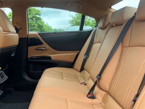 Used 2022 Lexus ES 350 Ultra Luxury w/ Accessory Package 2 FWD image 14