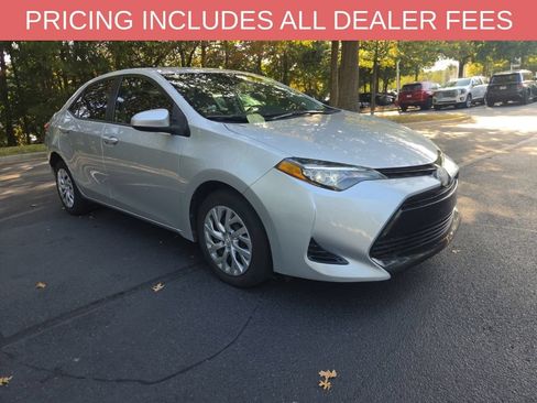 Used 2017 Toyota Corolla LE w/ Carpet Mat Package (TMS) FWD image 1