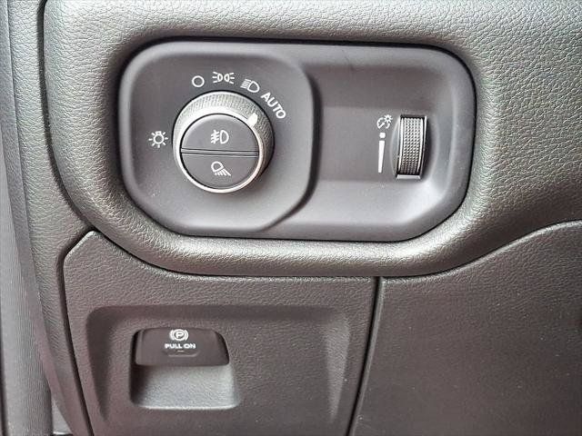 Certified 2024 RAM 1500 Tradesman w/ Night Edition AWD/4WD image 25