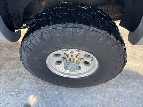 Used 2002 Chevrolet Avalanche 2500 image 4