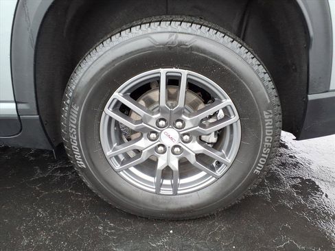 Used 2025 GMC Acadia Elevation image 5