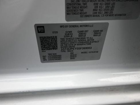Used 2025 GMC Sierra 2500 AT4 AWD/4WD image 9
