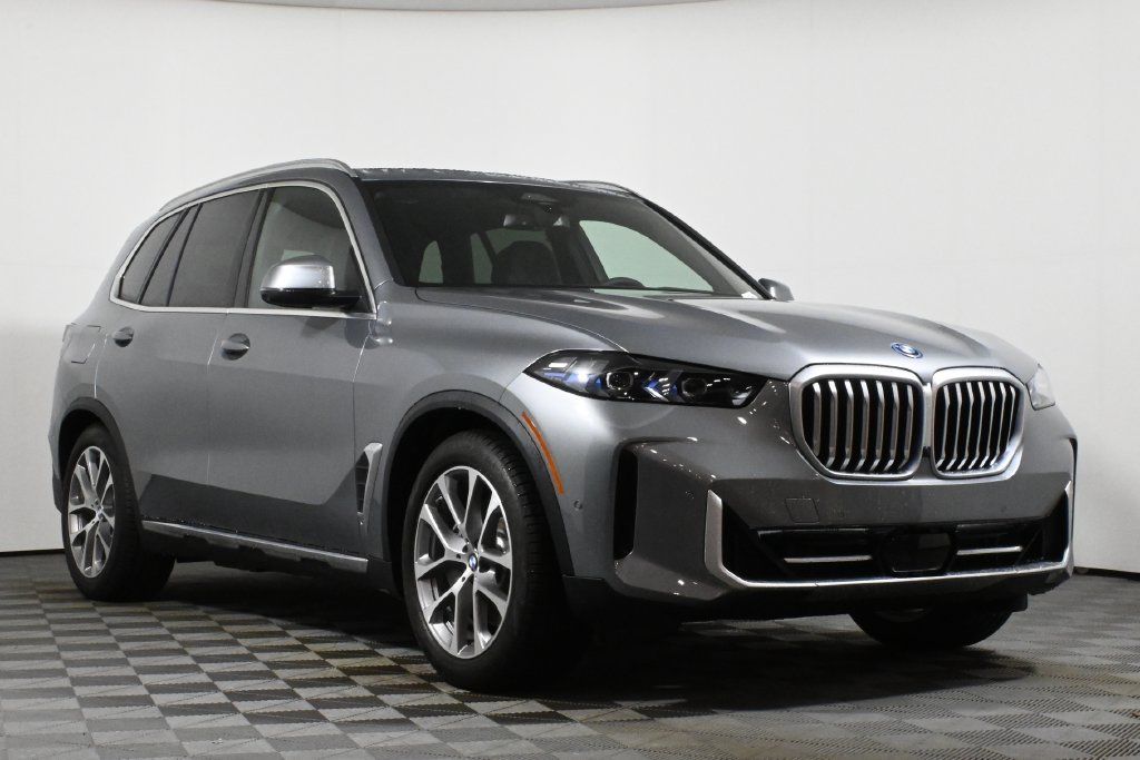 Used 2026 BMW X5 xDrive50e w/ Premium Package AWD/4WD image 9