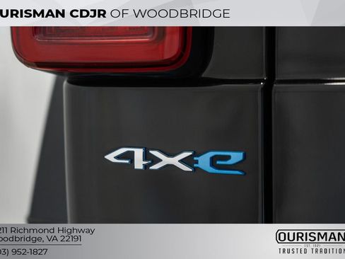 Used 2022 Jeep Wrangler Unlimited Sahara 4xe image 9