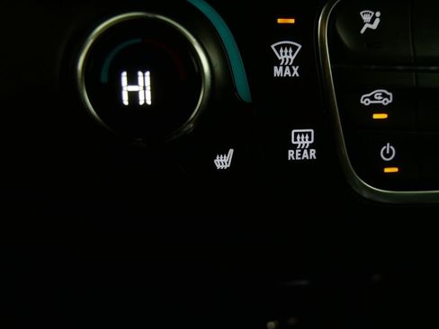 Used 2023 Chevrolet Traverse LT AWD/4WD image 30