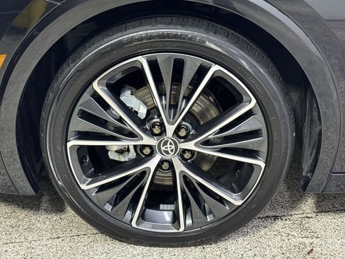 Used 2025 Toyota Prius XLE image 16