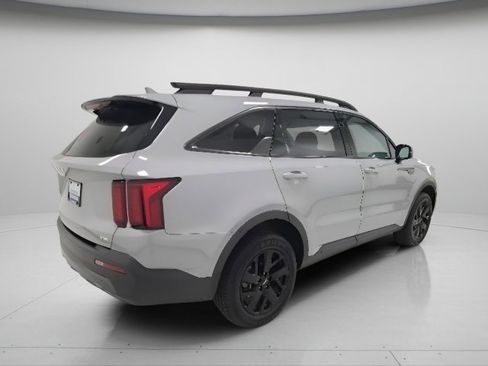 Used 2023 Kia Sorento S w/ Panoramic Sunroof Package AWD/4WD image 12